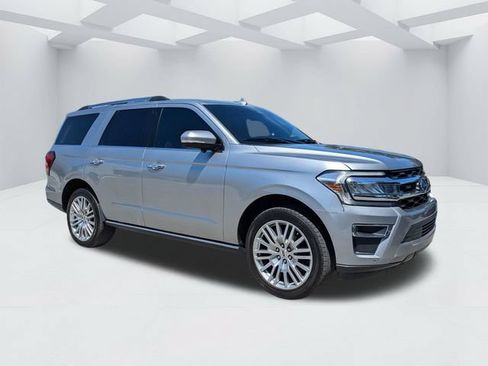 Used 2024 Ford Expedition Limited RWD image 2
