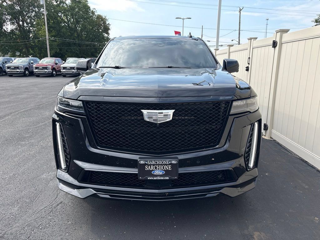 Used 2024 Cadillac Escalade ESV V w/ LPO, ONYX Package AWD/4WD image 5
