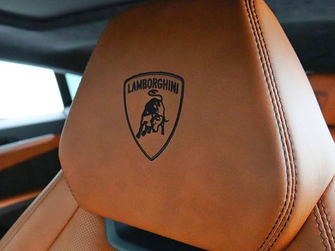 Used 2019 Lamborghini Urus AWD/4WD image 31