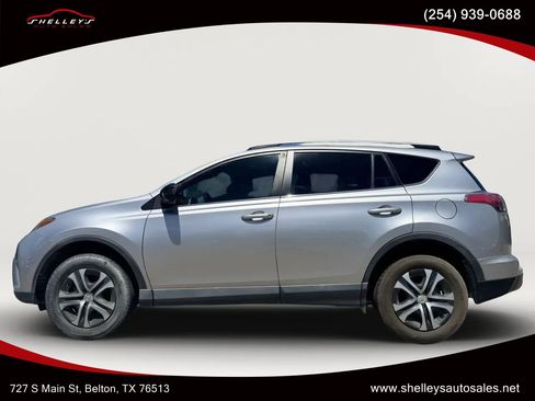Used 2017 Toyota RAV4 LE image 1