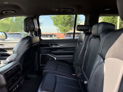 Certified 2024 Jeep Wagoneer L Series II w/ Flexible Seating Group AWD/4WD image 14