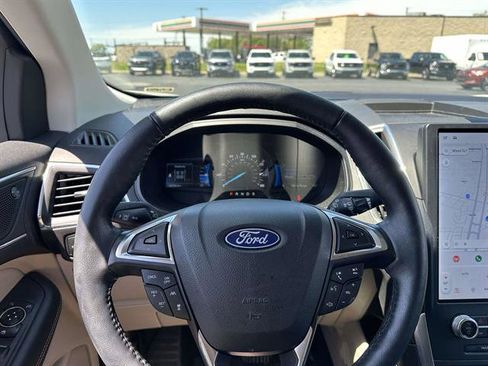 Used 2023 Ford Edge Titanium w/ Equipment Group 301A AWD/4WD image 18