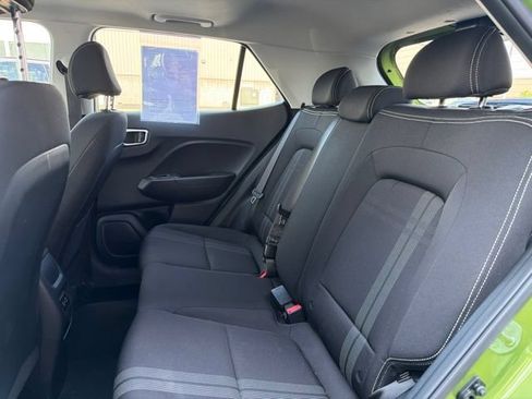 Used 2024 Hyundai Venue SEL FWD image 23