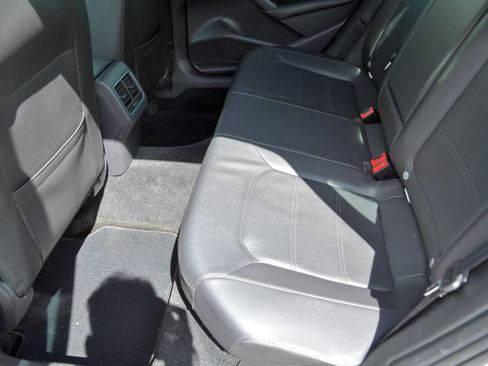 Used 2014 Volkswagen Passat 1.8T SE image 13