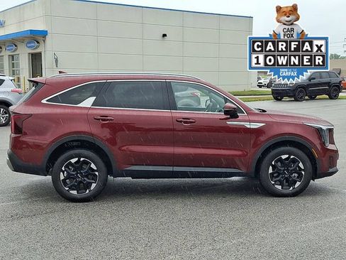 Used 2025 Kia Sorento S AWD/4WD image 11