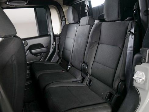 Used 2022 Jeep Gladiator Sport image 11