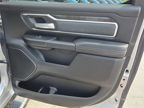 Used 2022 RAM 1500 Big Horn AWD/4WD image 9