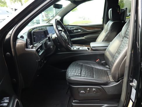 Used 2023 Cadillac Escalade Sport Platinum w/ LPO, ONYX Package AWD/4WD image 20