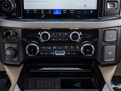 Used 2026 Ford F250 Platinum w/ Platinum Plus Package AWD/4WD image 28