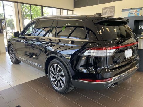 Used 2025 Lincoln Aviator 2WD image 6