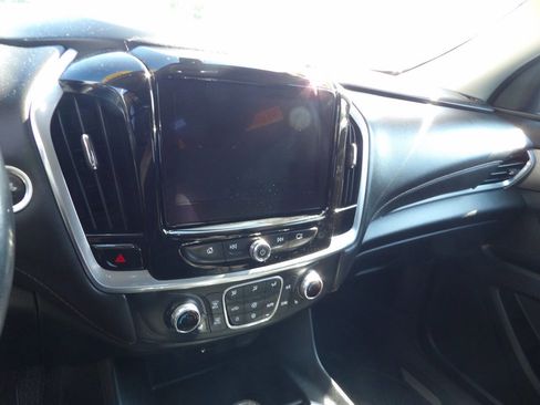 Used 2019 Chevrolet Traverse LT FWD image 7