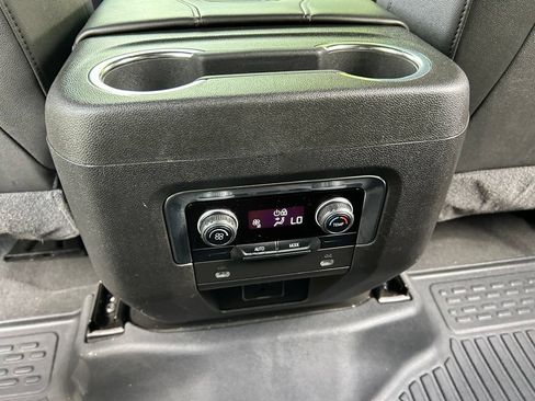 Used 2021 Chevrolet Tahoe Z71 AWD/4WD image 44