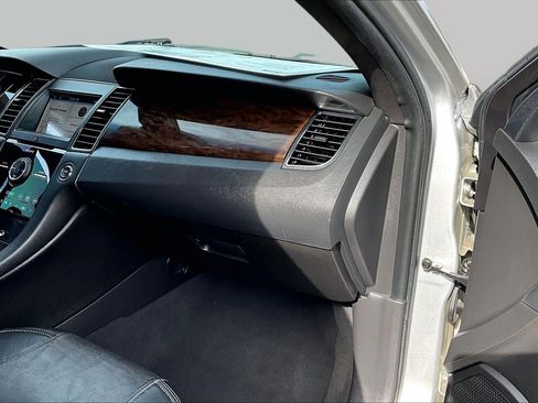 Used 2019 Ford Taurus Limited FWD image 15