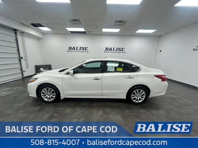Used 2017 Nissan Altima 2.5 S w/ Power Driver Seat Package FWD image 4