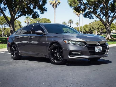 Used 2019 Honda Accord Sport image 2