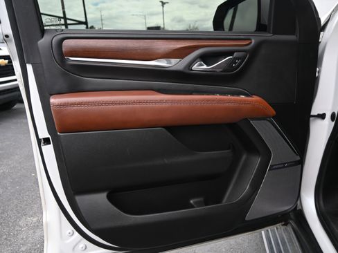 Used 2023 GMC Yukon Denali Ultimate image 17