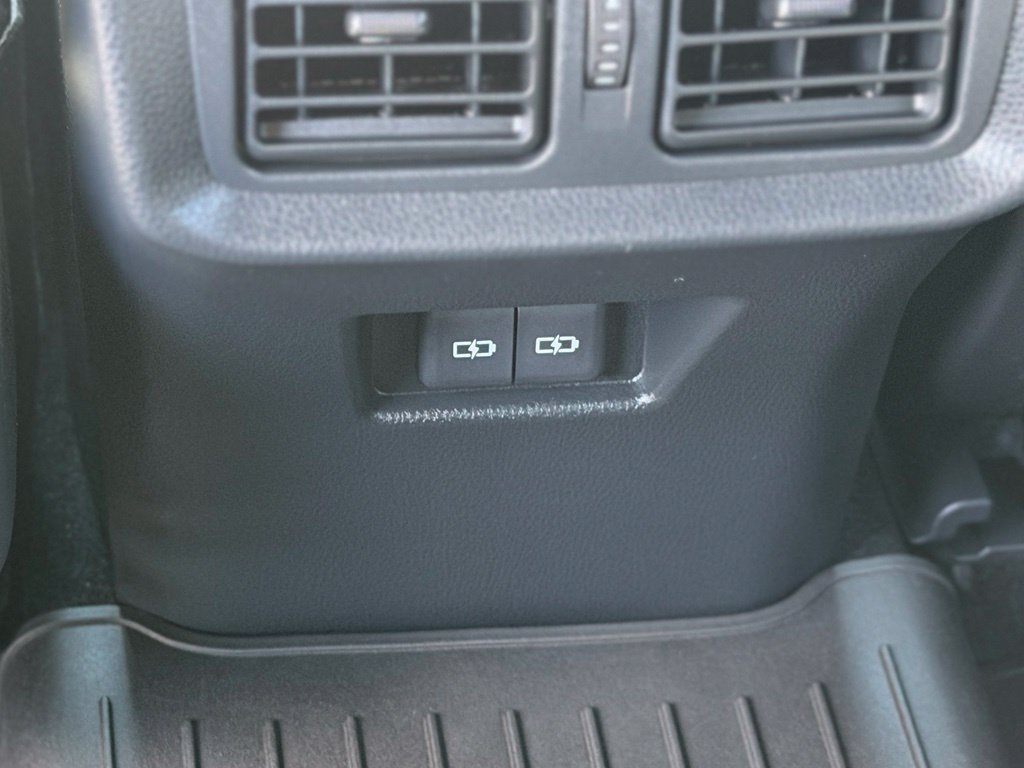 Certified 2024 Toyota Venza XLE AWD/4WD image 10