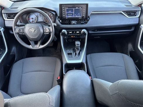 Used 2022 Toyota RAV4 LE image 11