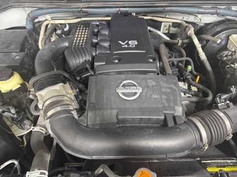 Used 2010 Nissan Pathfinder S FE+ image 9