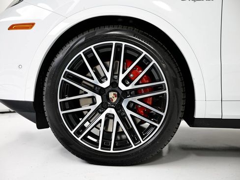 New 2026 Porsche Cayenne S AWD/4WD image 14
