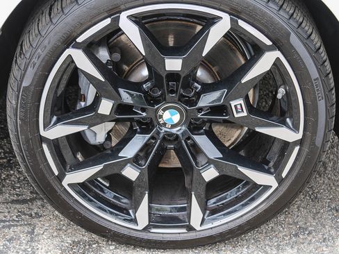 Certified 2025 BMW 330i xDrive Sedan w/ M Sport Package AWD/4WD image 10
