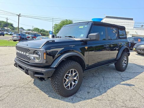 Used 2024 Ford Bronco Badlands AWD/4WD image 3