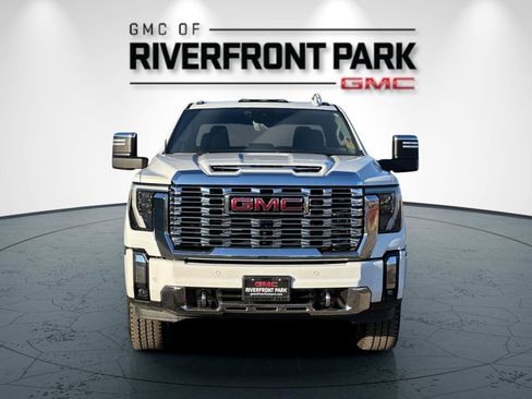 Used 2024 GMC Sierra 3500 Denali w/ Denali Reserve Package image 8