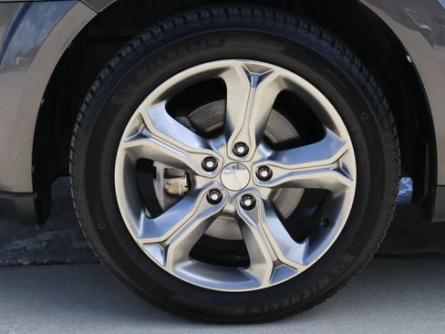 Used 2019 Dodge Journey SE FWD image 31