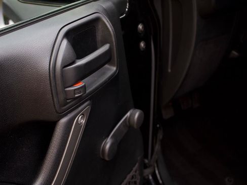 Used 2018 Jeep Wrangler Unlimited Sport w/ Connectivity Group image 25