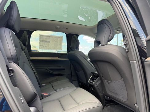 New 2026 Volvo EX90 Plus AWD/4WD image 4
