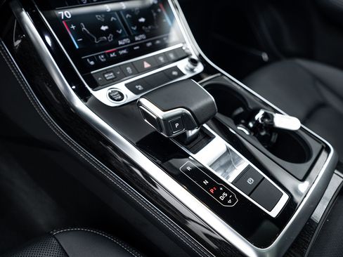 Used 2025 Audi Q7 3.0T Premium Plus image 10