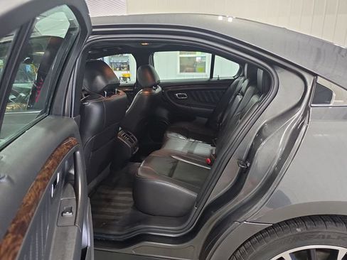 Used 2019 Ford Taurus Limited AWD/4WD image 25