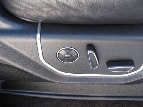 Used 2016 Ford F150 Limited w/ Trailer Tow Package image 23