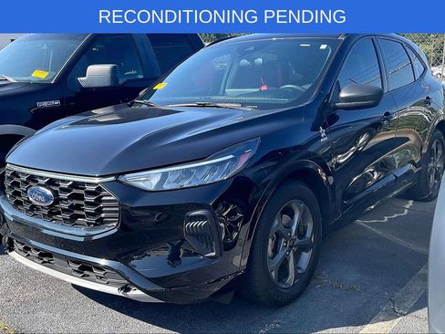 Used 2023 Ford Escape ST-Line w/ Tech Pack #1 FWD image 2