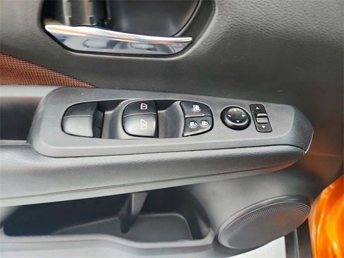 Used 2024 Nissan Kicks SR image 27