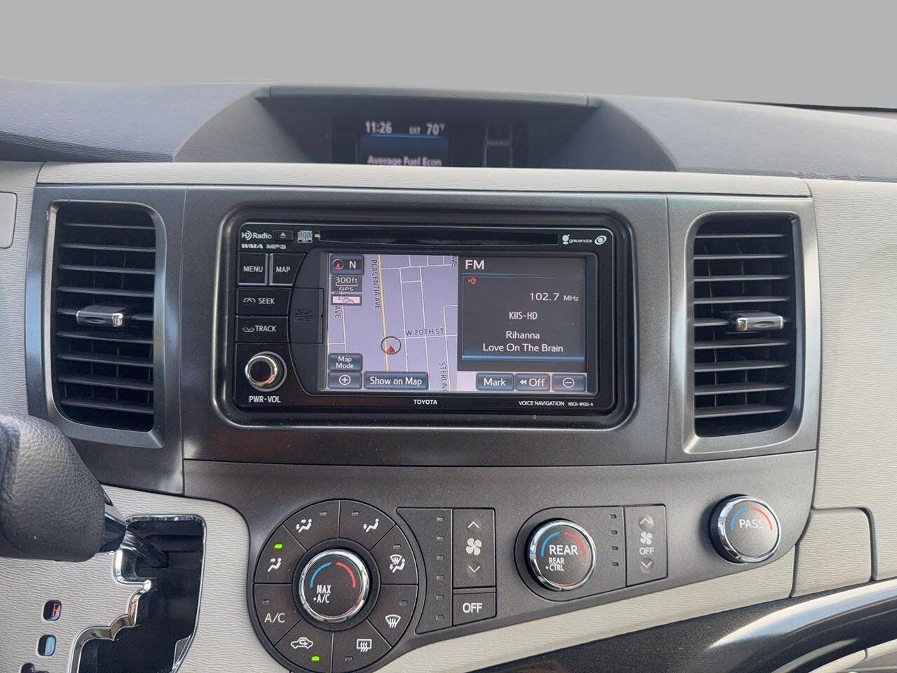 Used 2012 Toyota Sienna LE w/ Towing Pkg FWD image 32