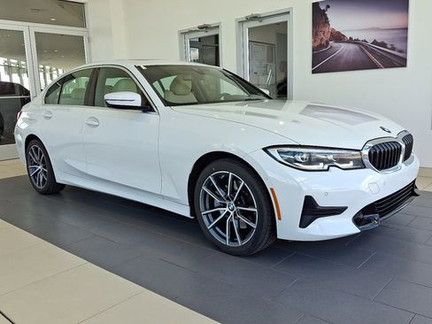 Used 2020 BMW 330i xDrive Sedan w/ Convenience Package image 1