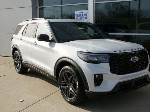 New 2026 Ford Explorer ST-Line w/ ST-Line Street Pack image 2