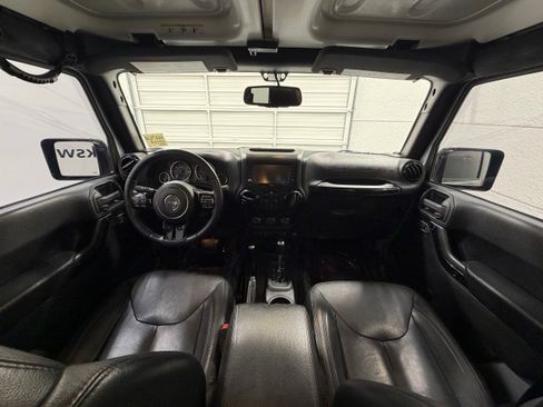 Used 2015 Jeep Wrangler Unlimited Sahara AWD/4WD image 32