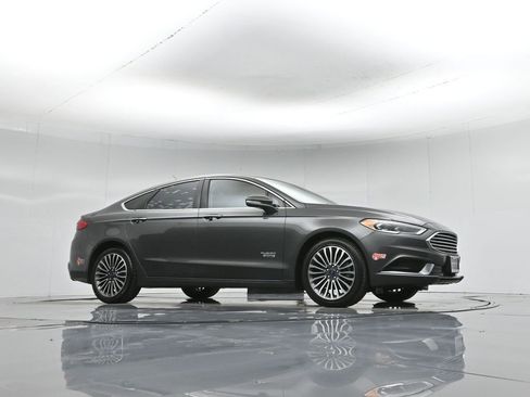 Used 2018 Ford Fusion Energi SE image 4