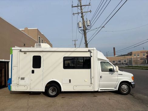 Used 2007 Ford E-450 and Econoline 450 RWD image 7