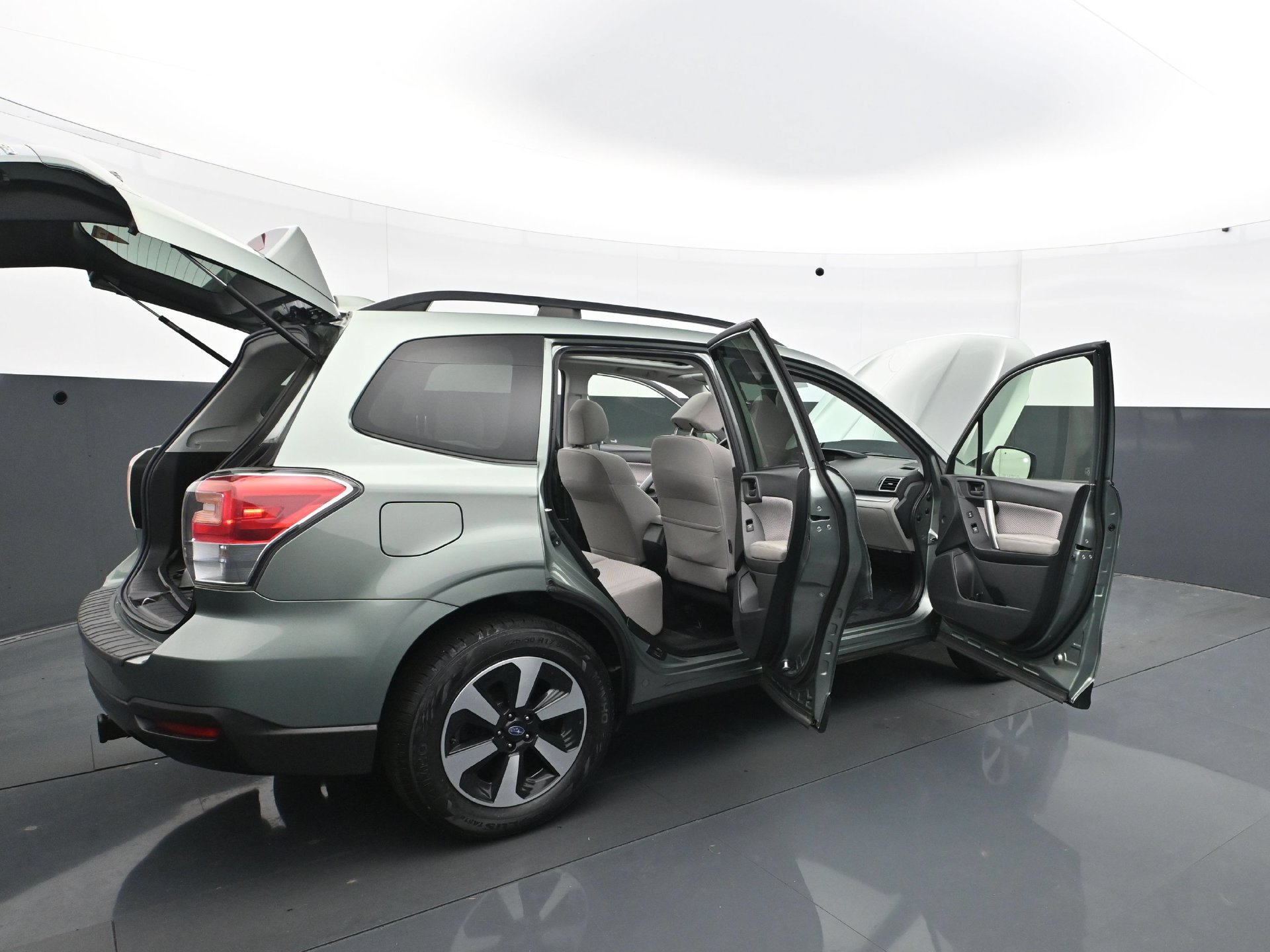 Used 2017 Subaru Forester 2.5i Premium w/ Popular Package #2A AWD/4WD image 35