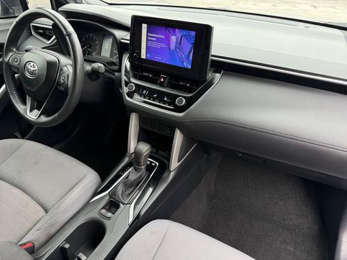 Certified 2024 Toyota Corolla Cross SE w/ Moonroof Package image 17