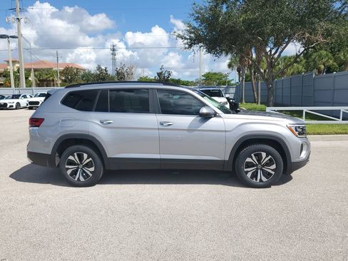 Certified 2024 Volkswagen Atlas SE FWD image 4