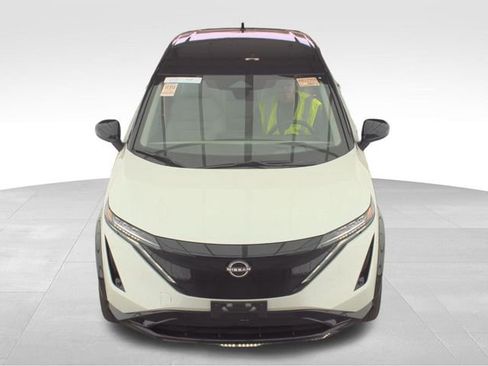 Used 2023 Nissan Ariya AWD image 2