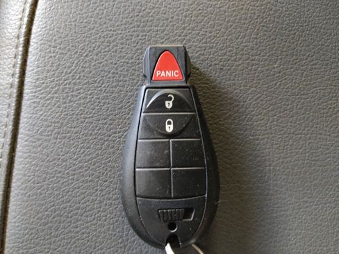Used 2020 RAM 1500 Express RWD image 32