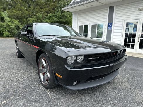 Used 2014 Dodge Challenger R/T w/ R/T Redline Group RWD image 2