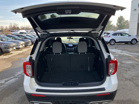 Used 2023 Ford Explorer XLT w/ Equipment Group 202A image 17