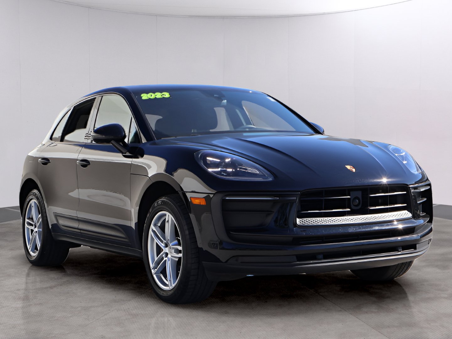 Used 2023 Porsche Macan Turbo AWD/4WD image 3