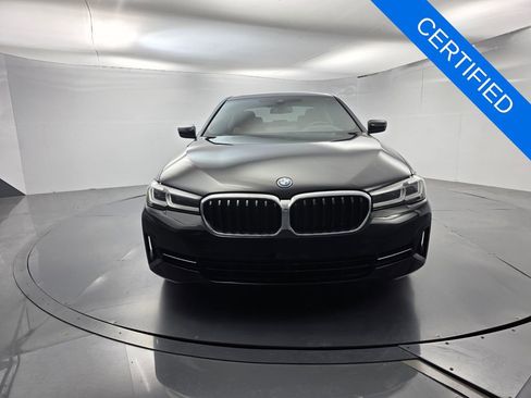 Used 2023 BMW 530e w/ Premium Package image 2